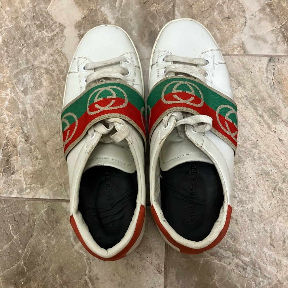 Gucci Ace sneaker in white leather with the signature green and red Web stripe - Picture 3 of 12